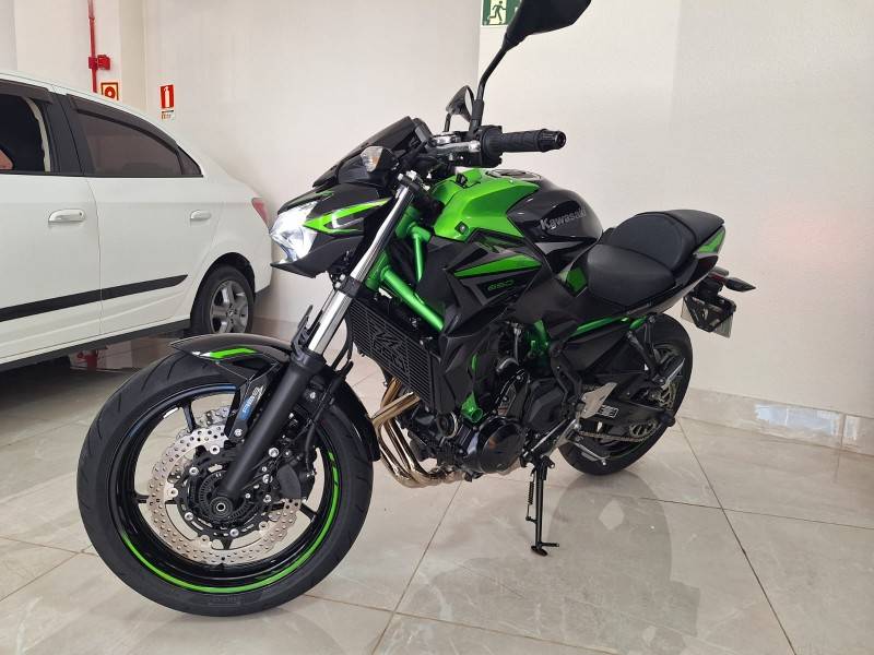 KAWASAKI - Z650 SE - 2021/2022 - Verde - R$ 43.900,00