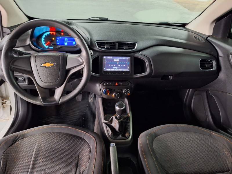 CHEVROLET - ONIX - 2013/2013 - Branca - R$ 48.900,00