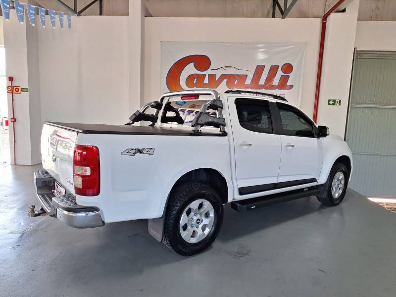 CHEVROLET - S10 - 2015/2016 - Branca - R$ 129.900,00