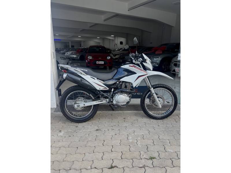 HONDA - NXR 150 - 2013/2014 - Branca - R$ 15.900,00
