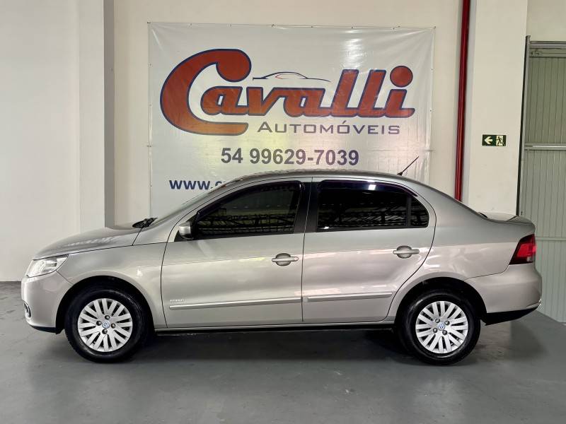 VOLKSWAGEN - VOYAGE - 2010/2011 - Prata - R$ 32.900,00