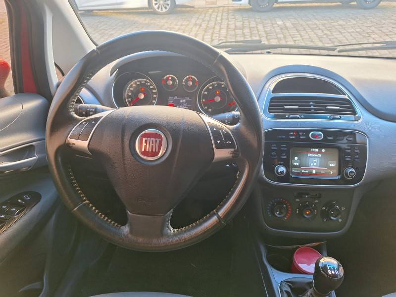 FIAT - PUNTO - 2016/2017 - Vermelha - R$ 48.900,00