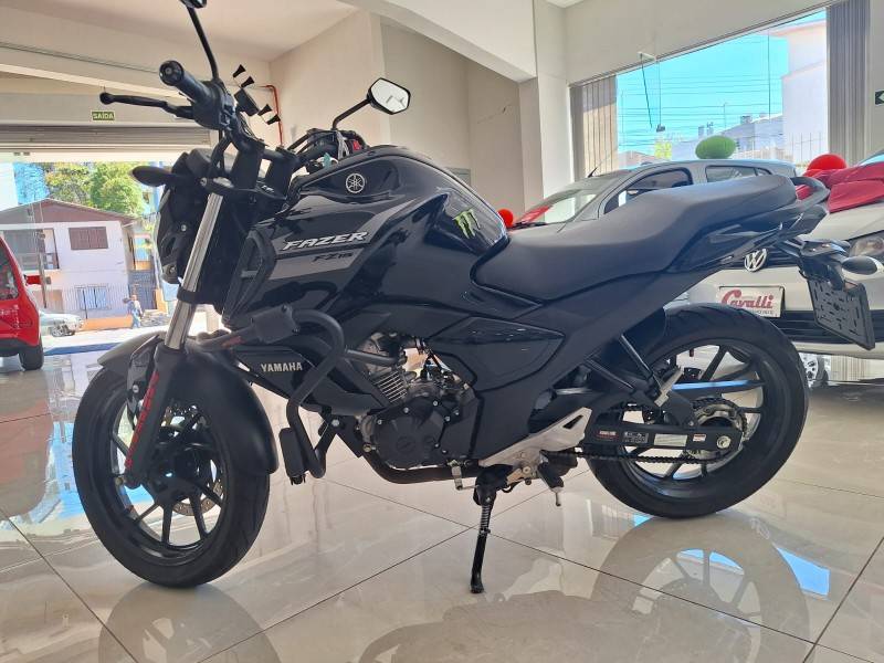 YAMAHA - FAZER - 2024/2024 - Preta - R$ 20.900,00