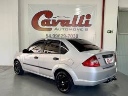 FORD - FIESTA - 2004/2005 - Prata - R$ 24.900,00