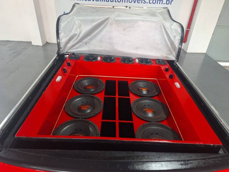 VOLKSWAGEN - SAVEIRO - 2011/2011 - Vermelha - R$ 69.900,00