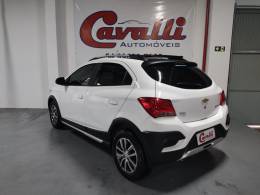 CHEVROLET - ONIX - 2017/2018 - Branca - R$ 64.900,00