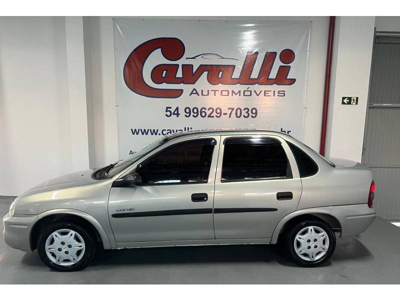 CHEVROLET - CLASSIC - 2004/2005 - Bege - R$ 20.900,00